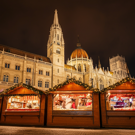 Celebrating Christmas and New Year in Hungary: Traditions, Vocabulary, and Language Tip